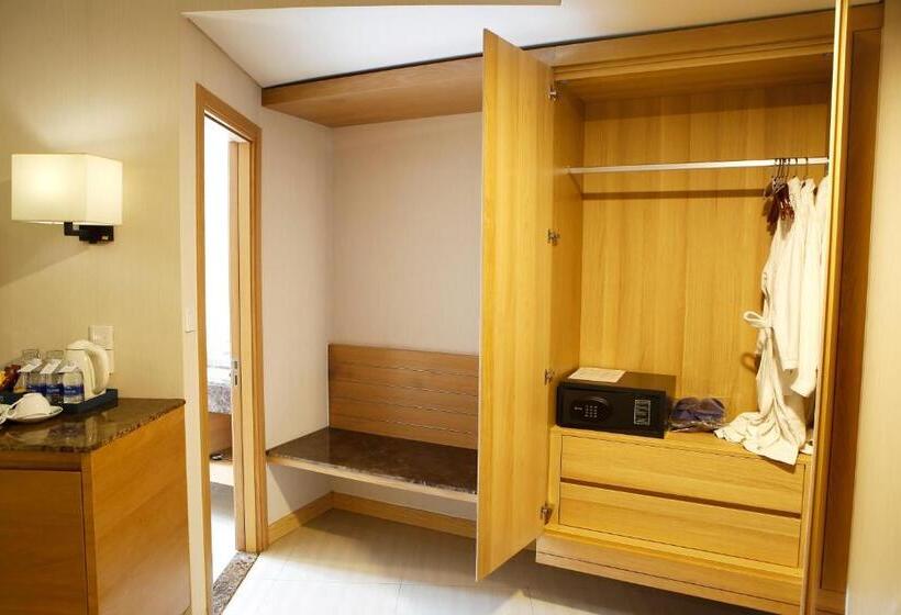 اتاق استاندارد سه نفره, Ciao Saigon Hotel & Spa