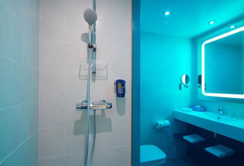 اتاق استاندارد با بالکن, Park Inn By Radisson Riga Valdemara