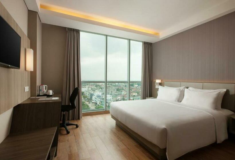 디럭스 룸 킹사이즈 침대, Santika Radial Palembang