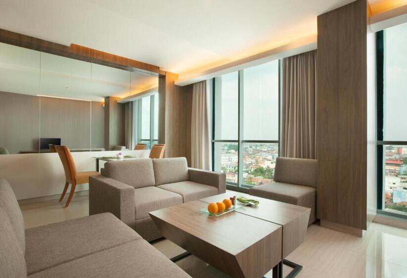 Люкс, Santika Radial Palembang