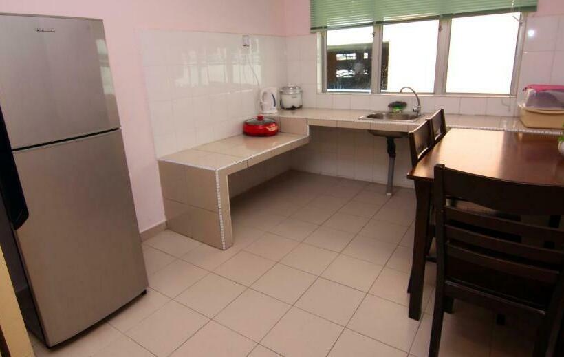 جناح عائلي, Venice Inn