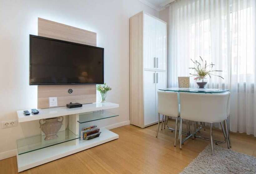 سوییت لوکس, Madison Luxury Apartments & Rooms