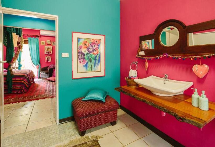 デラックスルーム, The Art Guesthouse