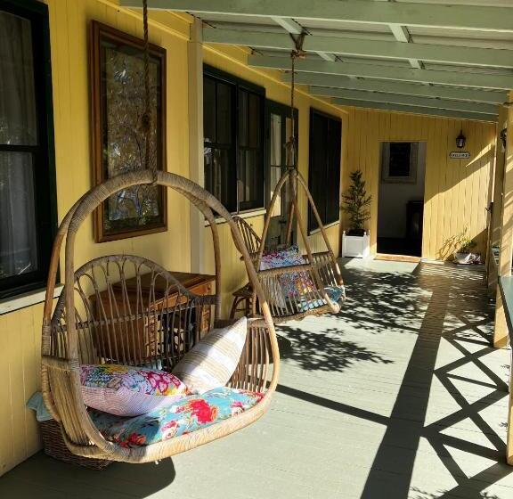 패밀리 스위트, Noosa Hinterland Escape