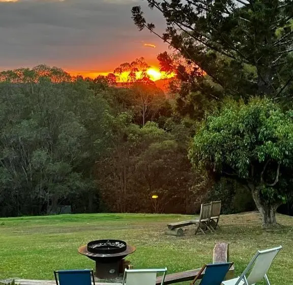 Perhehuone, Noosa Hinterland Escape
