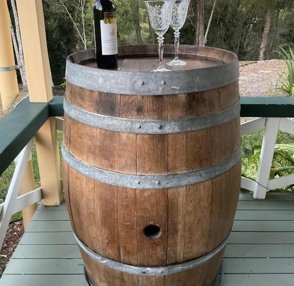 بنجلو عائلى, Noosa Hinterland Escape