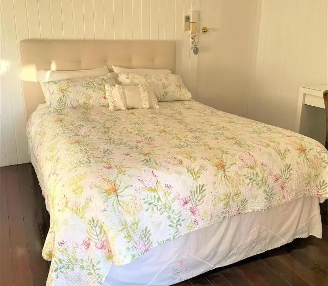 Perhebungalow, Noosa Hinterland Escape