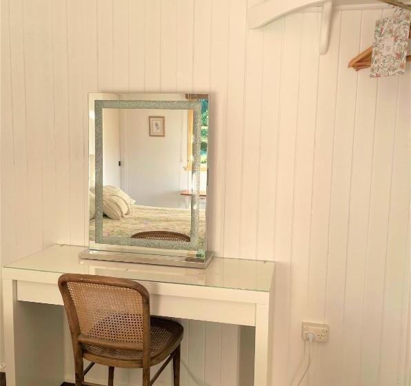 بنجلو عائلى, Noosa Hinterland Escape