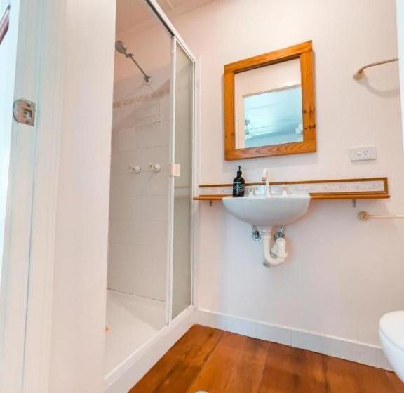 بنجلو عائلى, Noosa Hinterland Escape