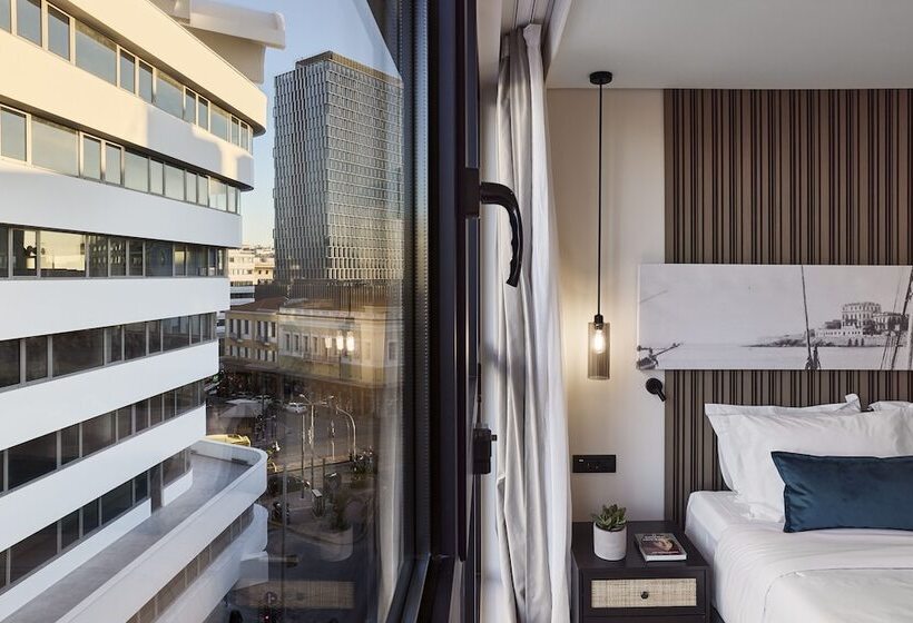 חדר קומפורט, Athenarum Portus Life & Style