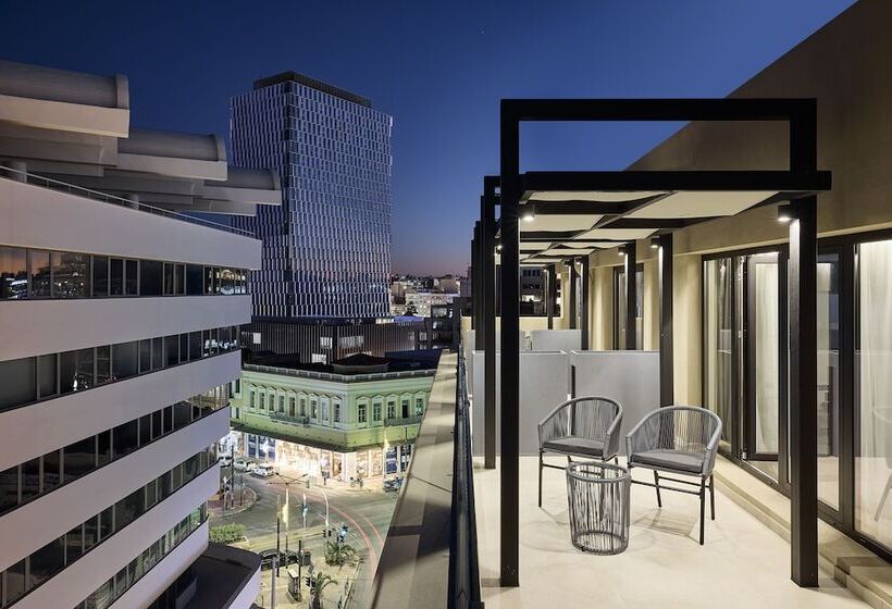 , Athenarum Portus Life & Style