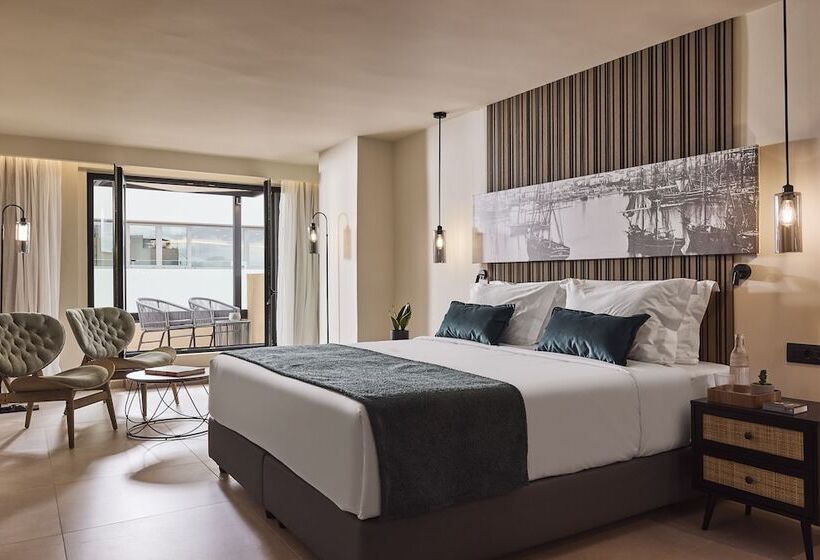 , Athenarum Portus Life & Style