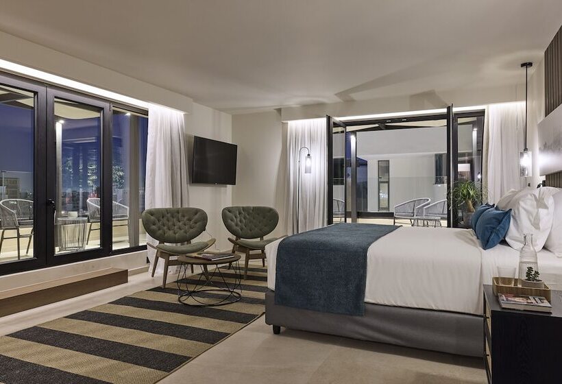 סוויטה אקזקיוטיב, Athenarum Portus Life & Style