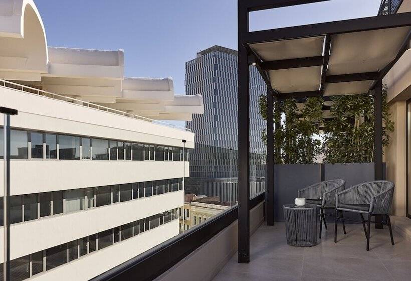 סוויטה אקזקיוטיב, Athenarum Portus Life & Style