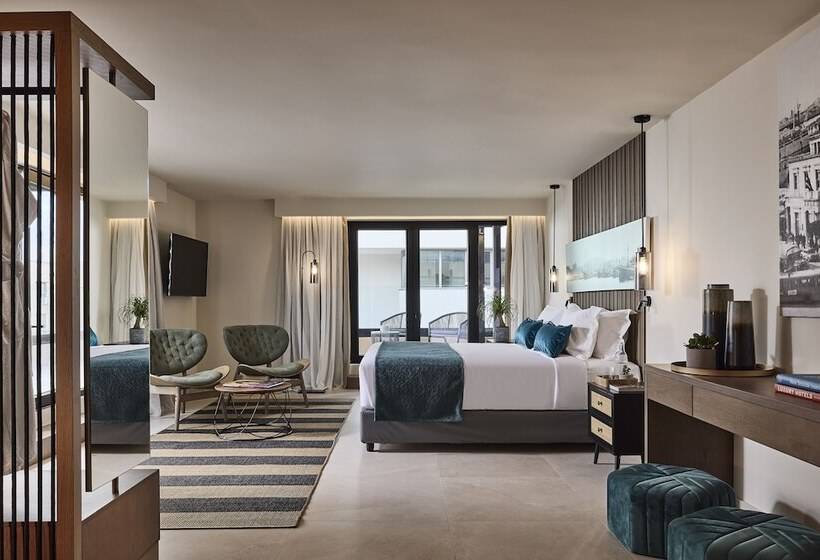 סוויטה אקזקיוטיב, Athenarum Portus Life & Style