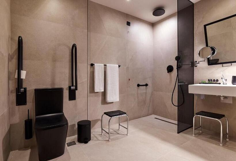 חדר סטנדרט מותאם לאדם עם מוגבלויות, Athenarum Portus Life & Style