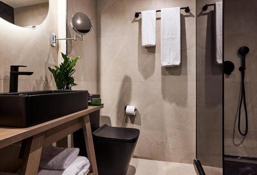 סוויטה דלוקס, Athenarum Portus Life & Style