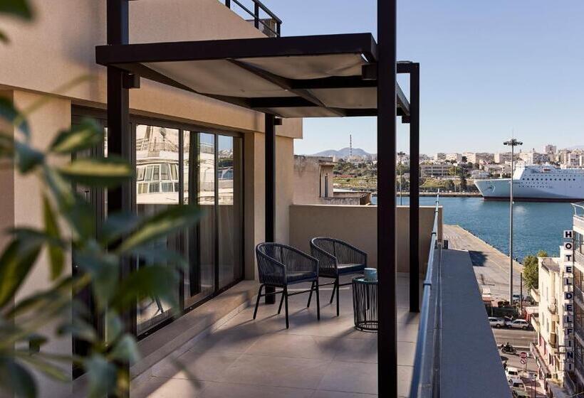 סוויטה דלוקס, Athenarum Portus Life & Style