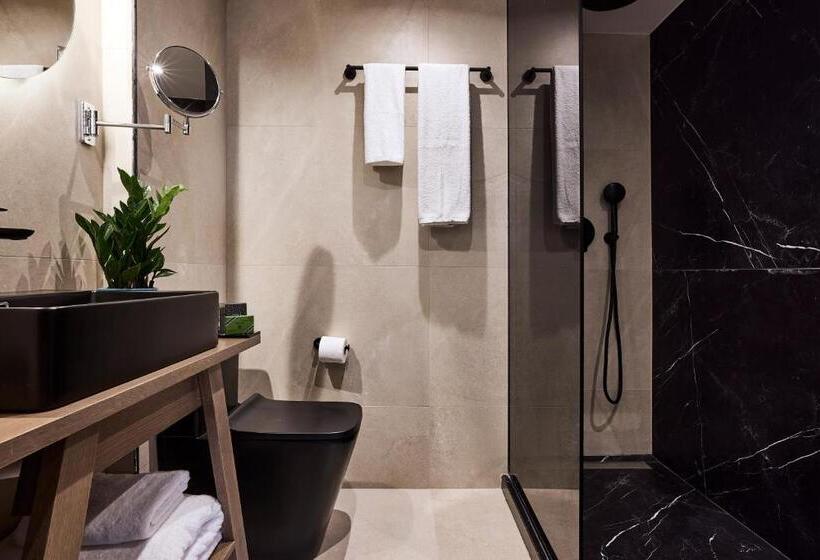 סוויטה דלוקס, Athenarum Portus Life & Style