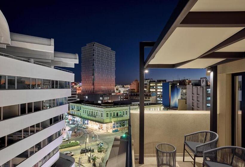 , Athenarum Portus Life & Style