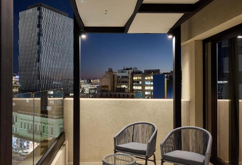 , Athenarum Portus Life & Style