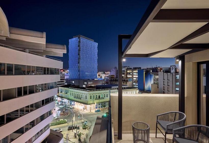 , Athenarum Portus Life & Style