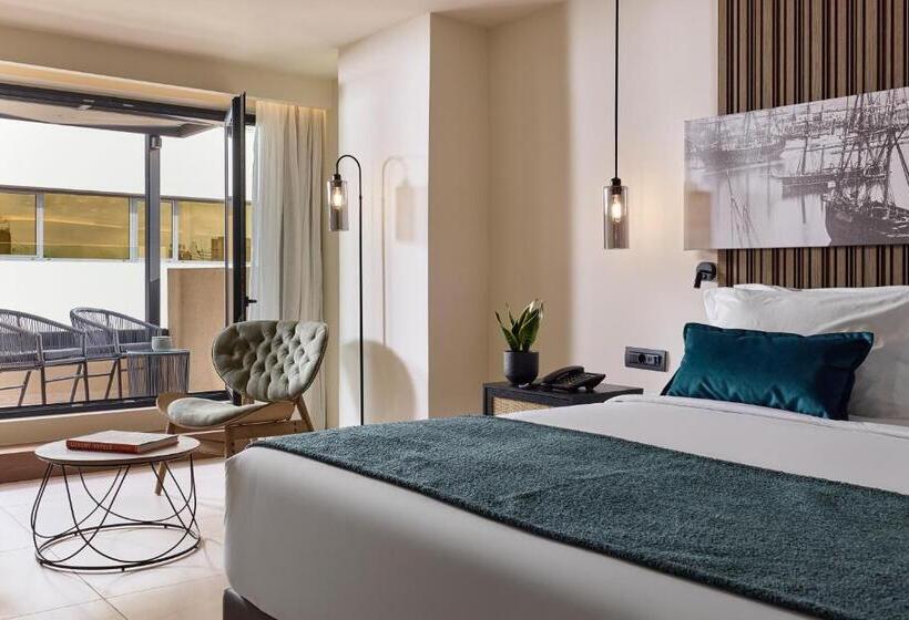 , Athenarum Portus Life & Style