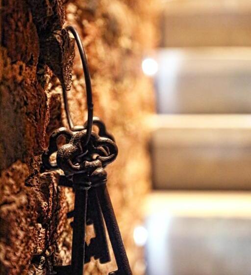 4ベッドルームハウス, Château Chevalier Des Montys