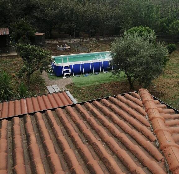 غرفة قياسية رباعية, Countryhomeantonella