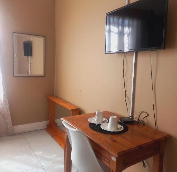 חדר אקונומי, The Rehoboth