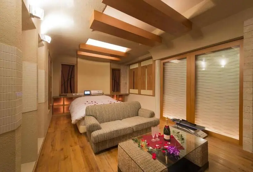 اتاق استاندارد با تخت بزرگ, Chateau Briant