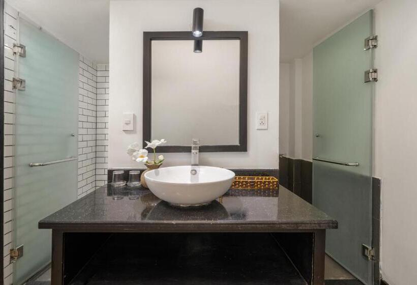 اتاق لوکس خانوادگی, Kly Boutique