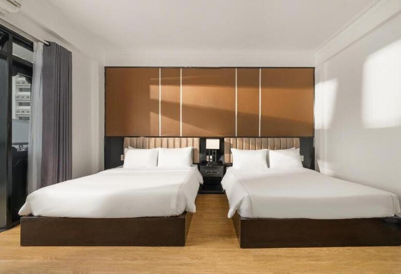 اتاق لوکس خانوادگی, Kly Boutique