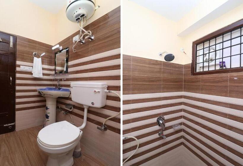 Трехместный Номер Классика, Oyo Black Rose