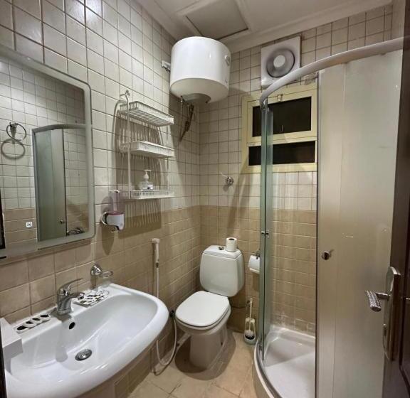 חדר סטנדרט לארבעה, Sanam Al Khair