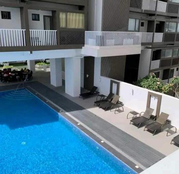 1 Bedroom Apartment Lake View, Condotel810bywvtowers1&2