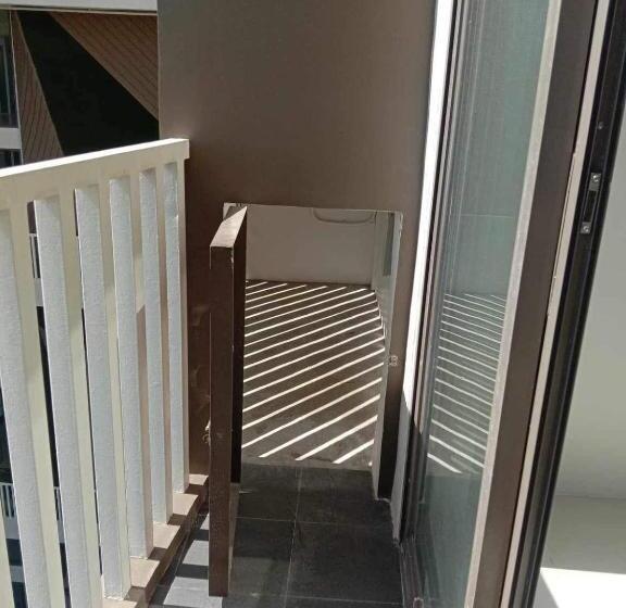 1 Bedroom Apartment Lake View, Condotel810bywvtowers1&2