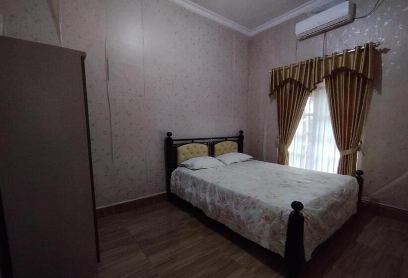 Номер Deluxe, Oyo 93618 Homestay Bonjeruk