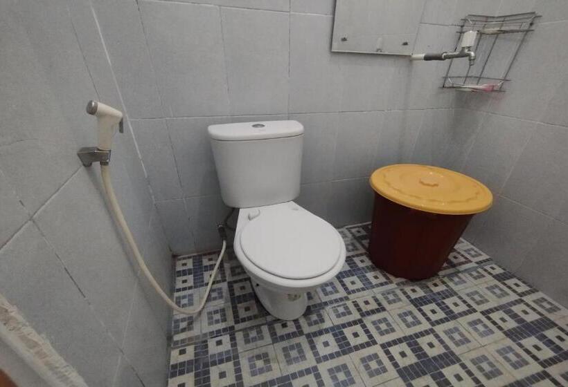 Номер Deluxe, Oyo 93618 Homestay Bonjeruk