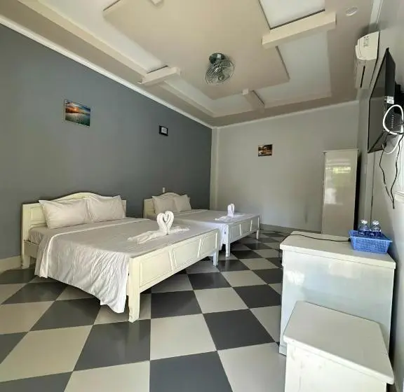 اتاق استاندارد چهار تخته, Pharos Guesthouse