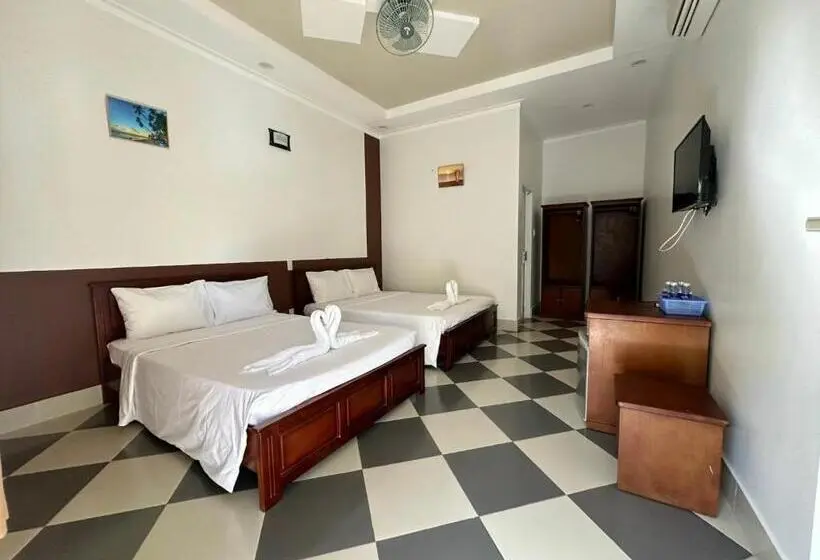 اتاق استاندارد چهار تخته, Pharos Guesthouse