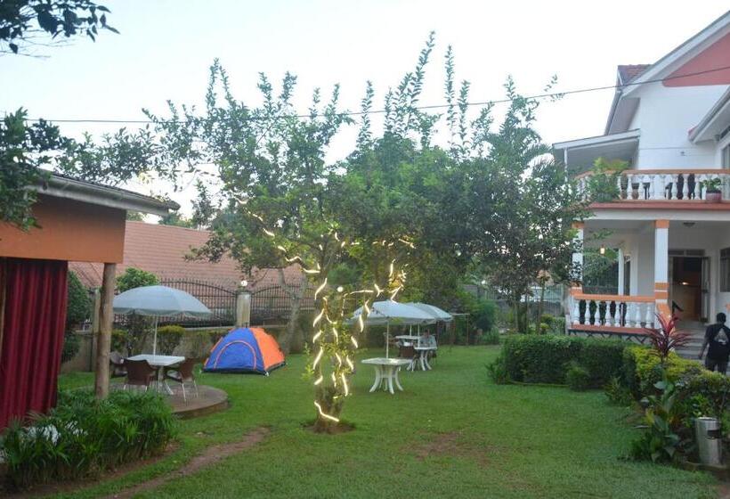 اتاق لوکس, Lakeshore Bed And Breakfast