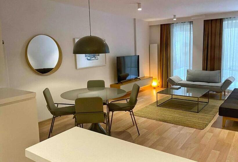 套房带园景, B Suites