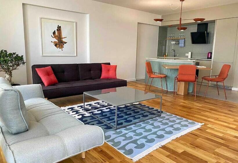 带大床的套房, B Suites