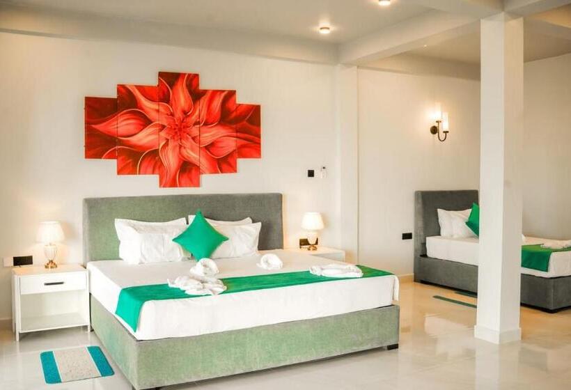 Семейный Номер, Hiru Beach Resort