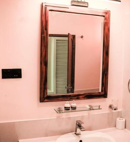 Номер Deluxe, Hiru Beach Resort