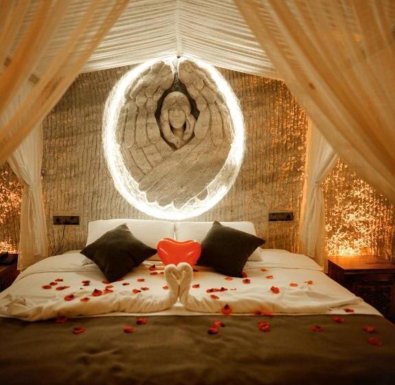 מיטת קינג בסוויטה, Lost City Cappadocia