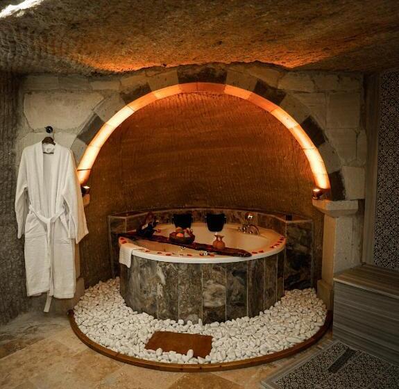 מיטת קינג בסוויטה, Lost City Cappadocia