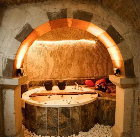 סוויטה עם ג'קוזי, Lost City Cappadocia