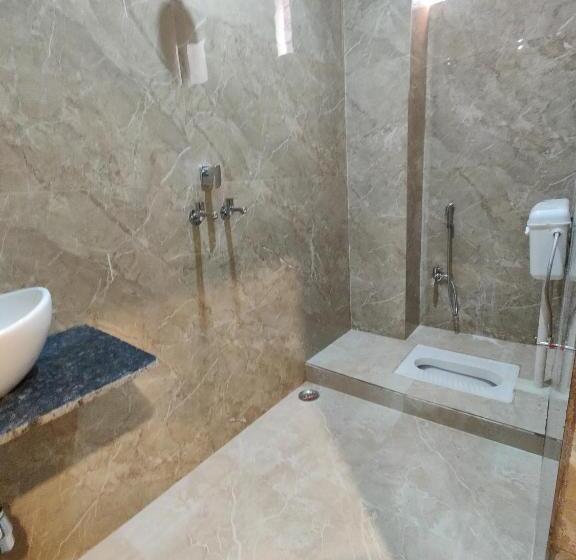 اتاق استاندارد, Rama Inn